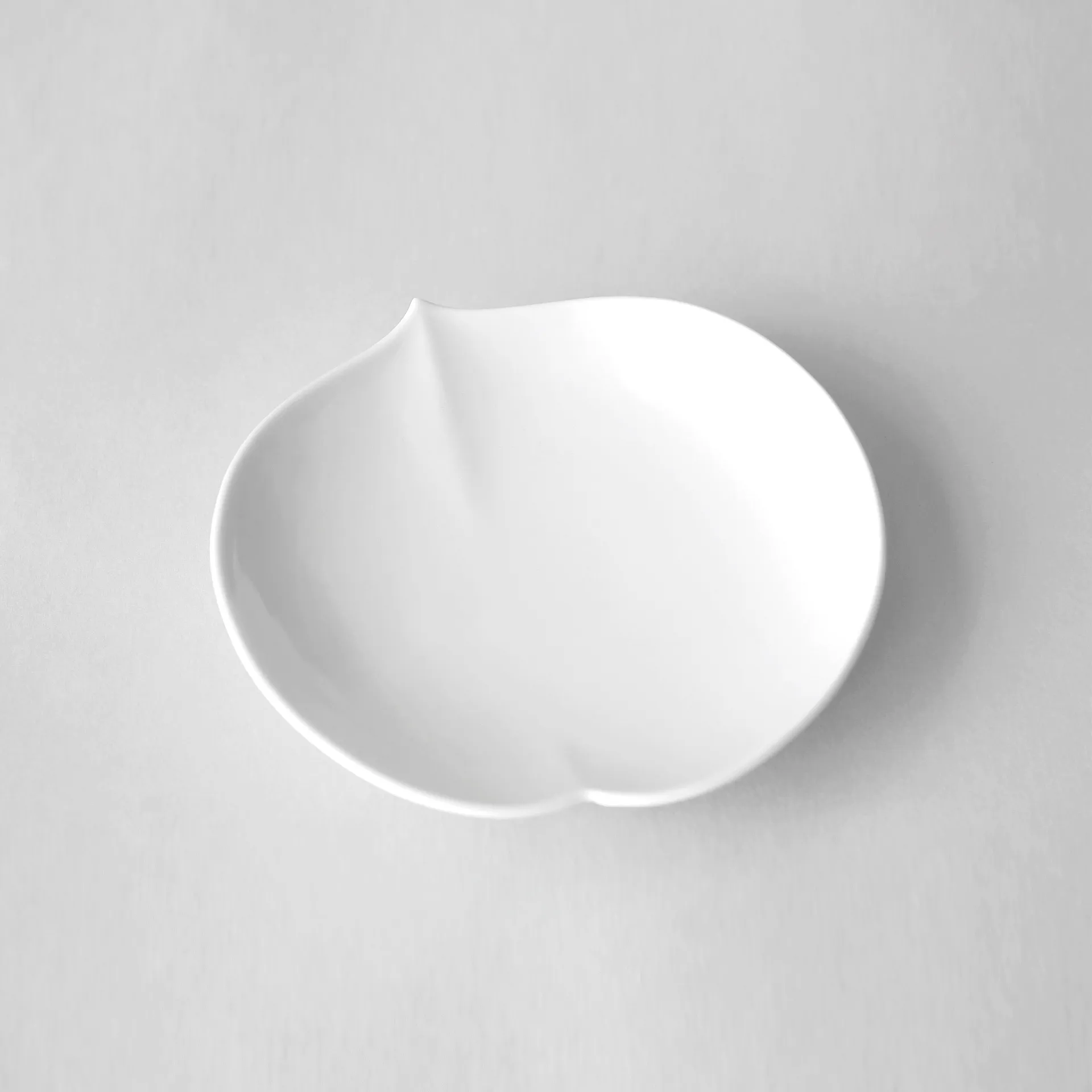 White porcelain small peach dish